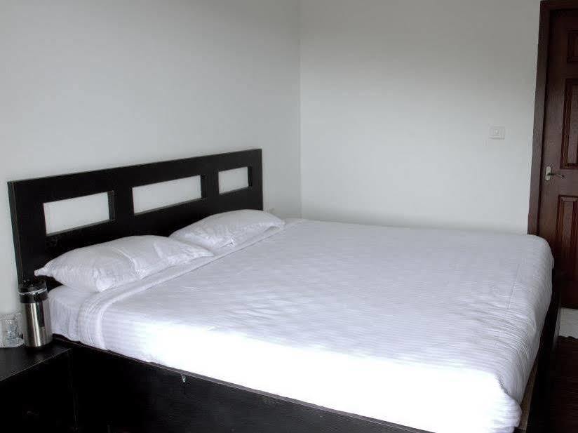 Mount N Mist Hotel Nainital Bagian luar foto